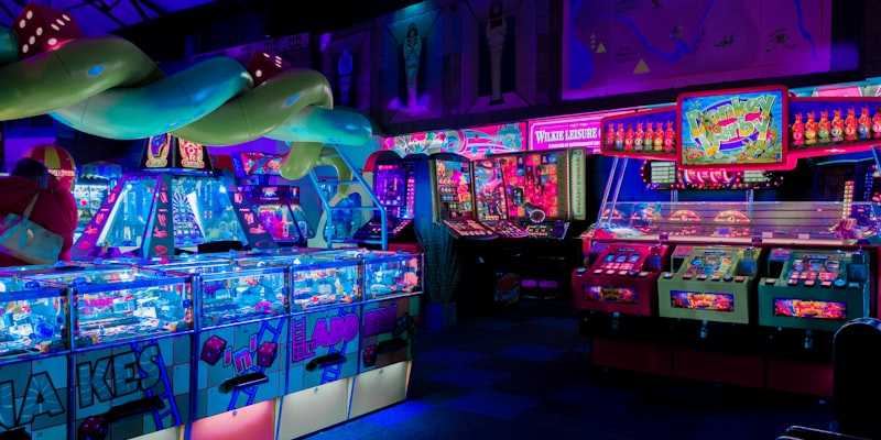 咏春叶问武馆模拟游戏战斗场景截图 - 展示弟子与对手进行咏春对决