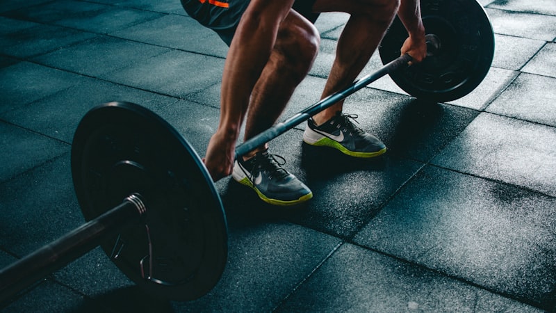 咏春叶问游戏武馆经营主界面 - 展示大堂、练功房、宿舍等建筑图标